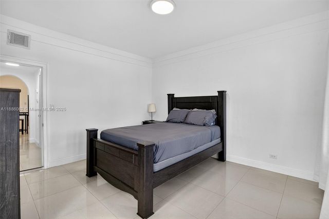 1680 NW 22nd Ct, Miami, FL 33125