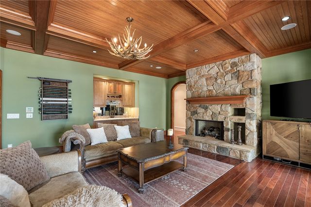 302 Bay Hill Drive, West Union, SC 29696