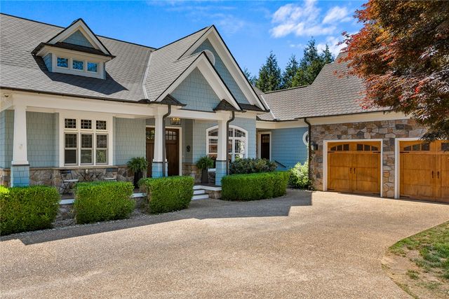 302 Bay Hill Drive, West Union, SC 29696