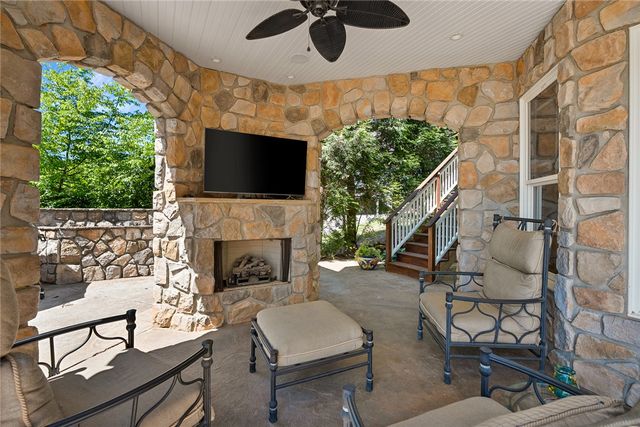 302 Bay Hill Drive, West Union, SC 29696