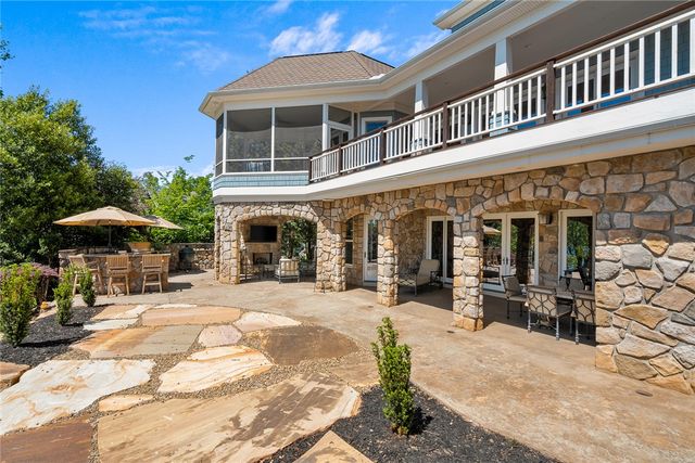 302 Bay Hill Drive, West Union, SC 29696