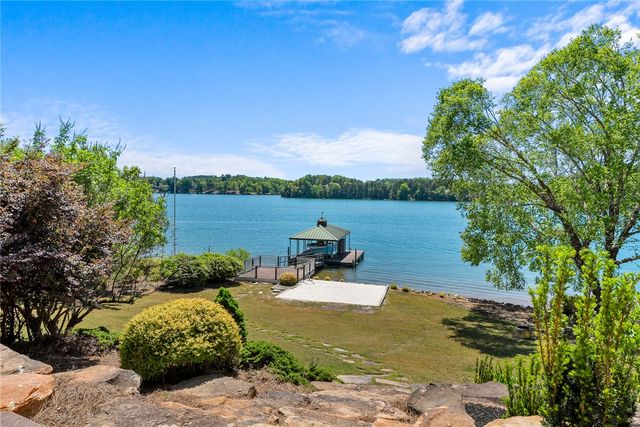 302 Bay Hill Drive, West Union, SC 29696
