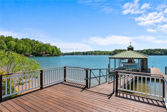 302 Bay Hill Drive, West Union, SC 29696
