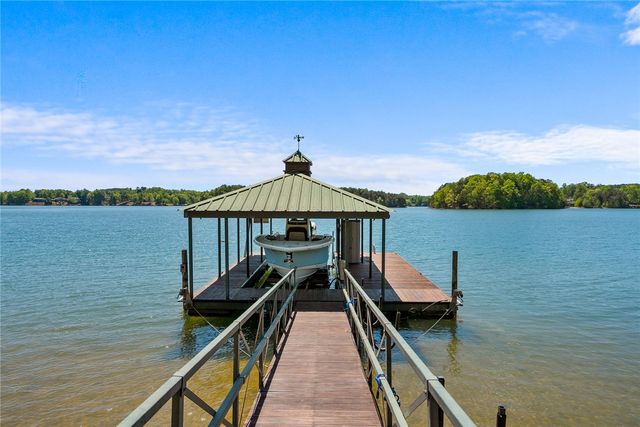 302 Bay Hill Drive, West Union, SC 29696
