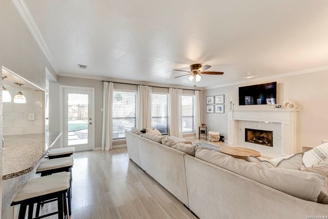 11 Aubrey Ct, San Antonio, TX 78216