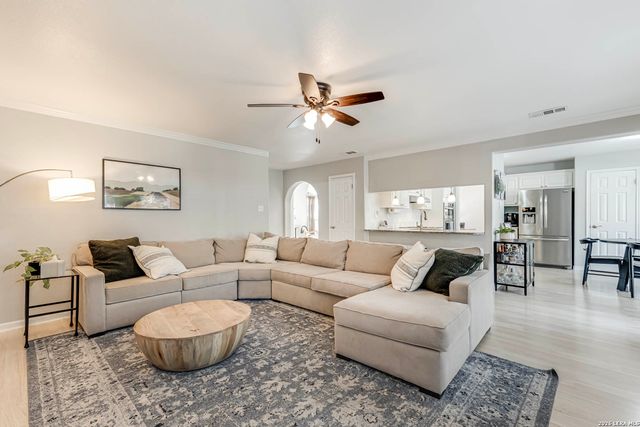 11 Aubrey Ct, San Antonio, TX 78216