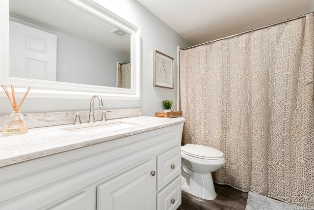 11 Aubrey Ct, San Antonio, TX 78216