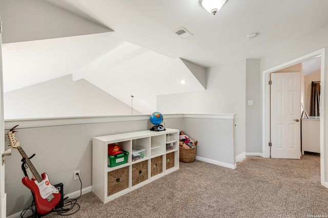 11 Aubrey Ct, San Antonio, TX 78216