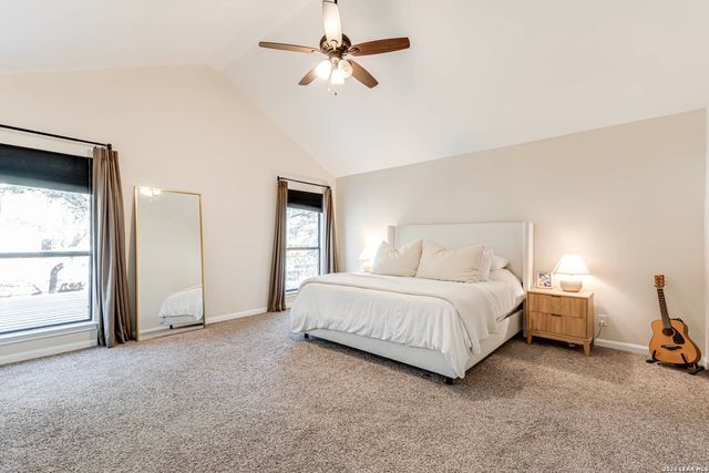 11 Aubrey Ct, San Antonio, TX 78216