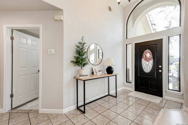 11 Aubrey Ct, San Antonio, TX 78216