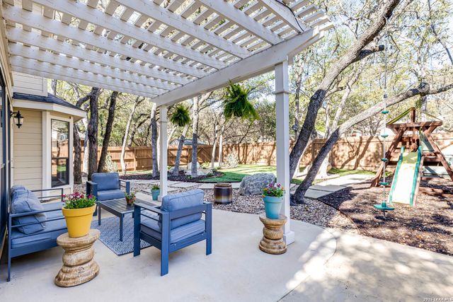 11 Aubrey Ct, San Antonio, TX 78216