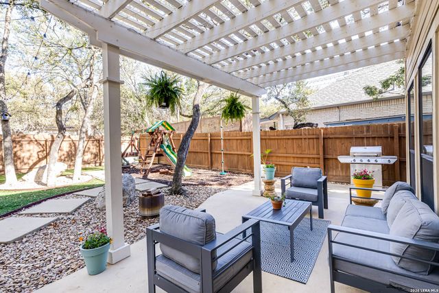 11 Aubrey Ct, San Antonio, TX 78216