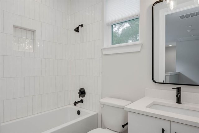 1406 E 2nd ST 2, Austin, TX 78702