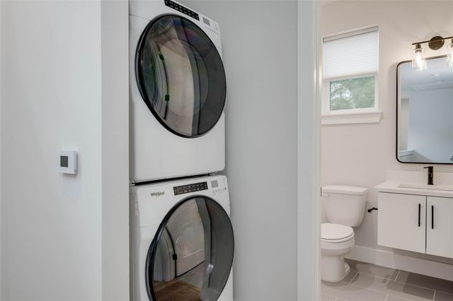 1406 E 2nd ST 2, Austin, TX 78702