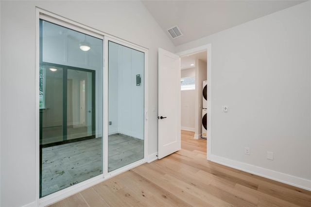 1406 E 2nd ST 2, Austin, TX 78702