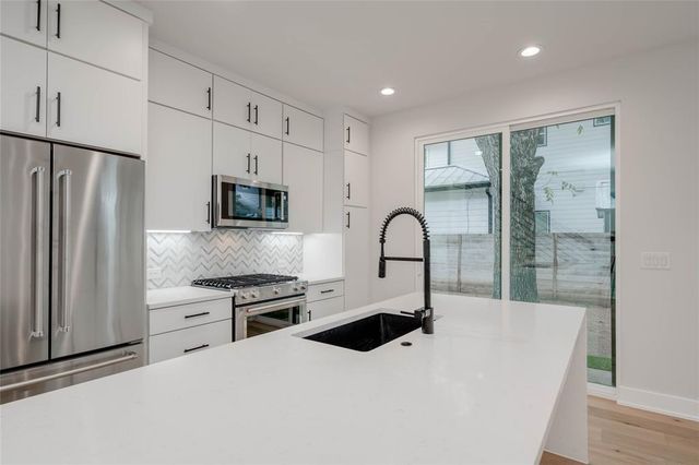 1406 E 2nd ST 2, Austin, TX 78702