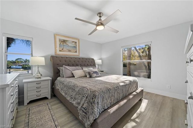 822 Gulf Pavilion DR 201, Naples, FL 34108