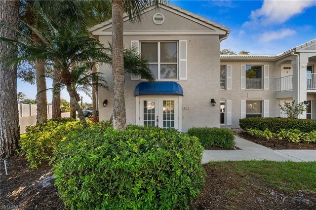822 Gulf Pavilion DR 201, Naples, FL 34108