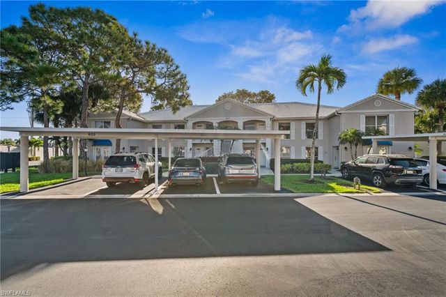 822 Gulf Pavilion DR 201, Naples, FL 34108