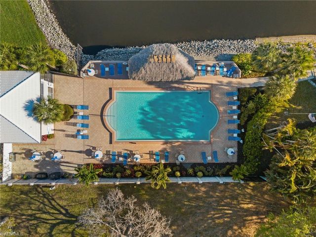 822 Gulf Pavilion DR 201, Naples, FL 34108