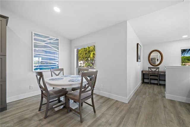 822 Gulf Pavilion DR 201, Naples, FL 34108