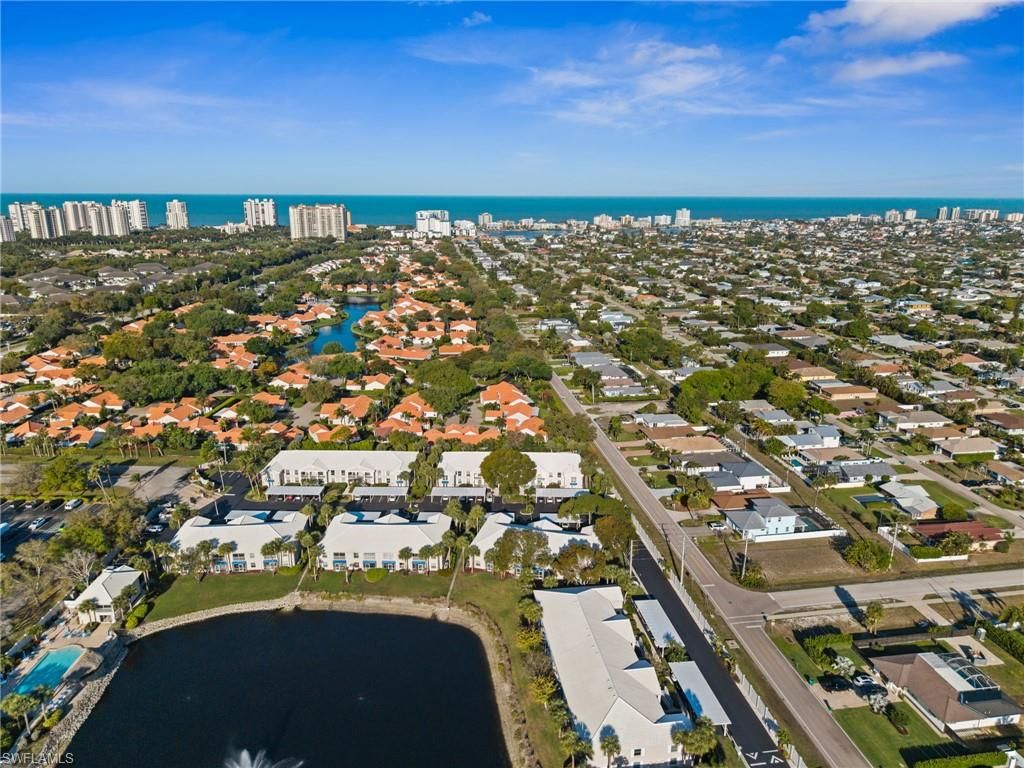 822 Gulf Pavilion DR 201, NAPLES, FL 34108 — photo 2