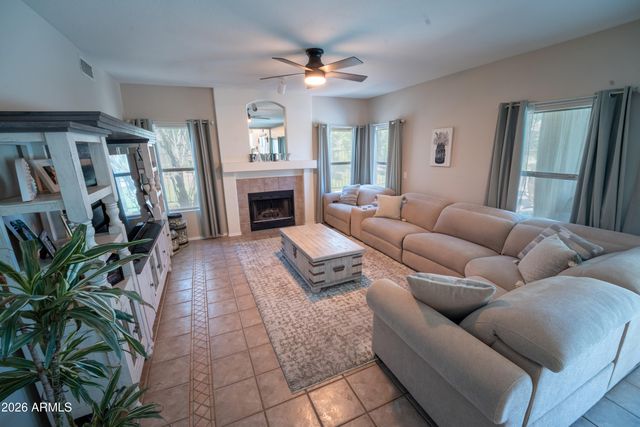 324 E ARABIAN Drive, Gilbert, AZ 85296