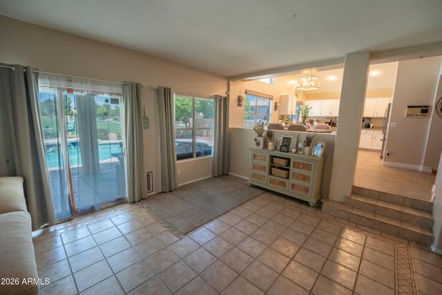 324 E ARABIAN Drive, Gilbert, AZ 85296