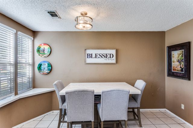 2811 Monthaven Drive, Arlington, TX 76001