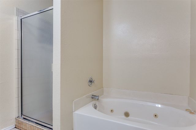 2811 Monthaven Drive, Arlington, TX 76001