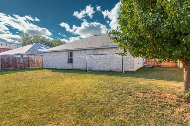 2811 Monthaven Drive, Arlington, TX 76001