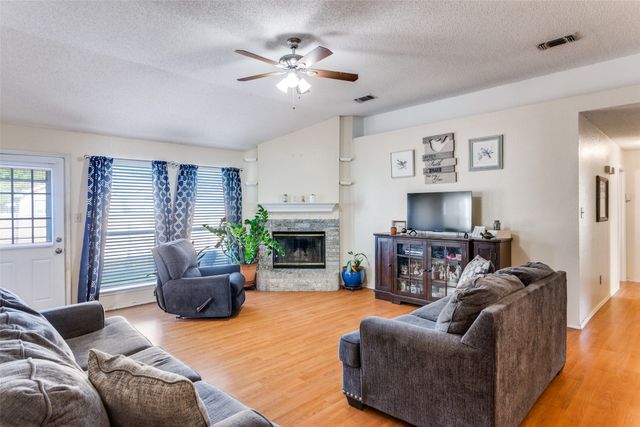 2811 Monthaven Drive, Arlington, TX 76001