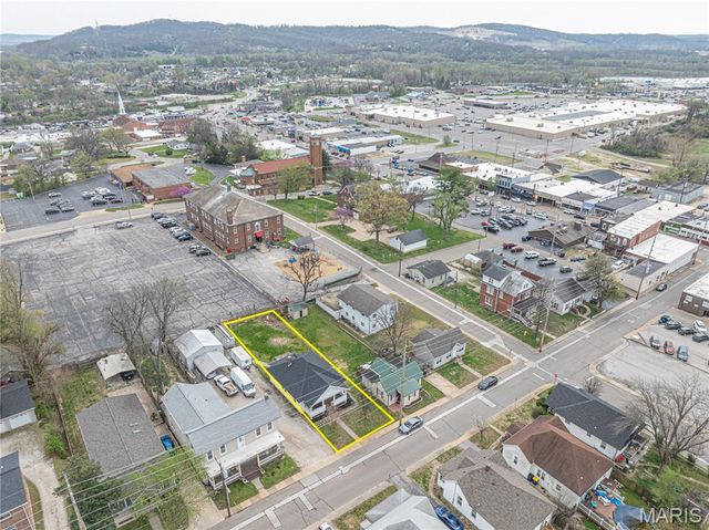 212 N Adams Street, Festus, MO 63028