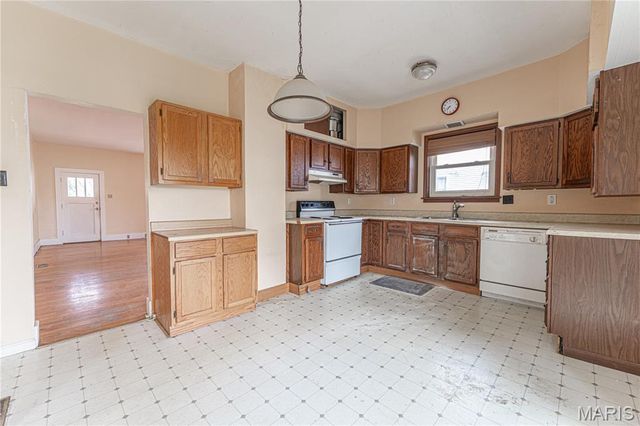 212 N Adams Street, Festus, MO 63028