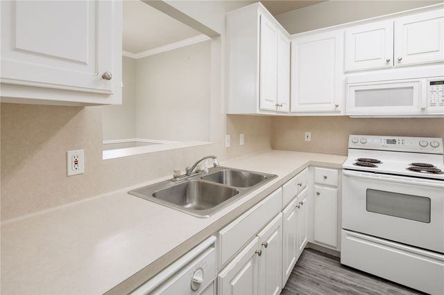 1702 Deacon Drive 101, College Station, TX 77845