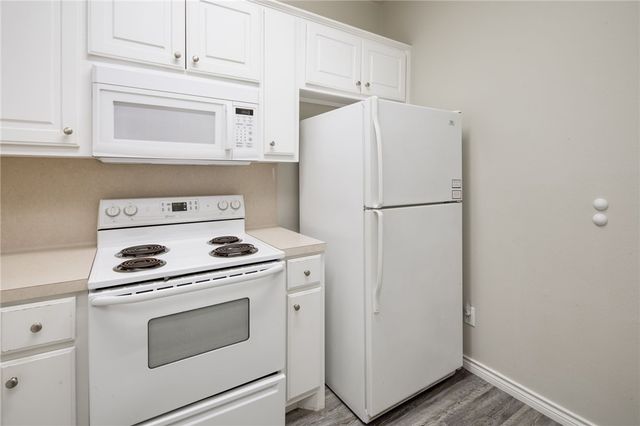 1702 Deacon Drive 101, College Station, TX 77845