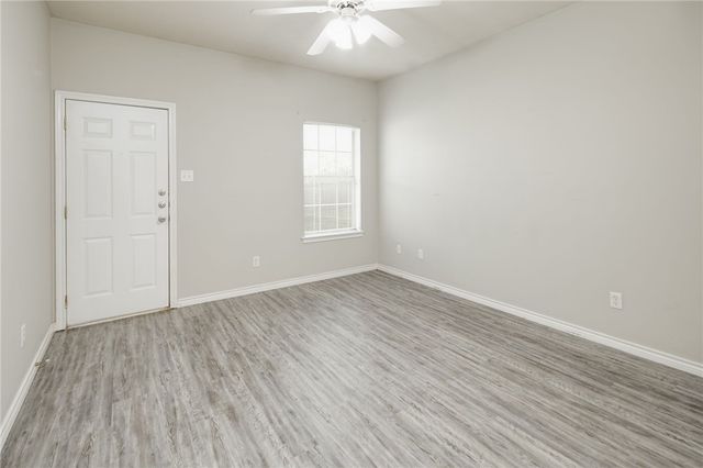 1702 Deacon Drive 101, College Station, TX 77845