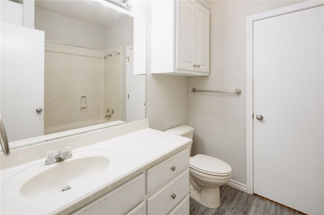 1702 Deacon Drive 101, College Station, TX 77845