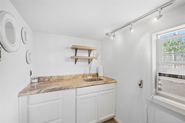 3807 E 21st Place, Tulsa, OK 74114