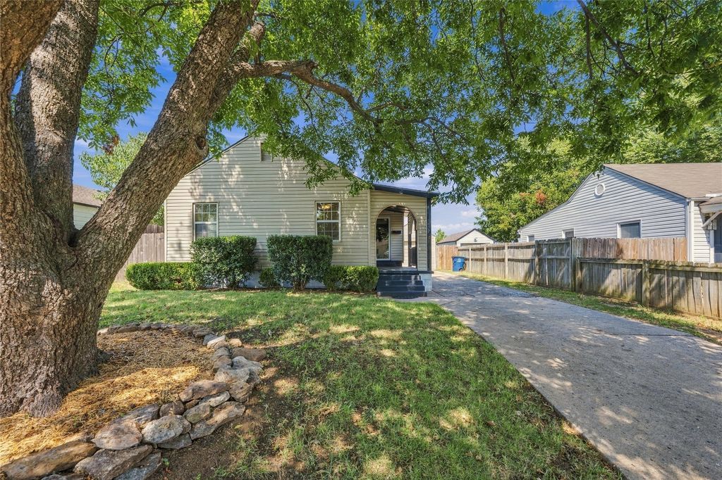 3807 E 21st Place, Tulsa, OK 74114
