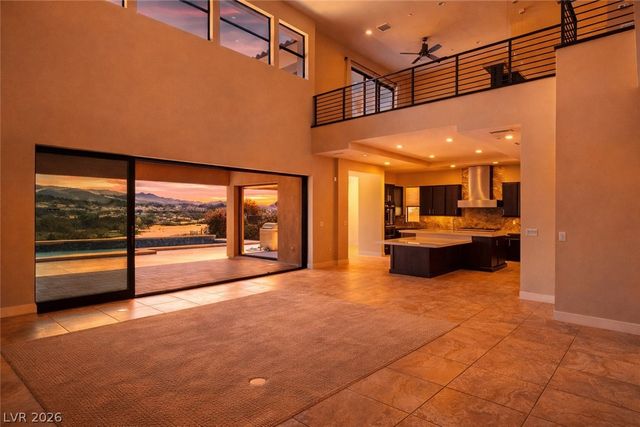 72 Bella Lago Avenue, Henderson, NV 89011