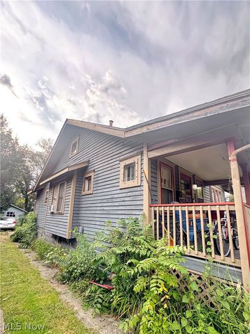 688 Merton Avenue, Akron, OH 44306