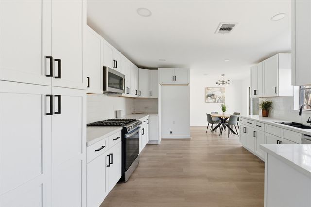 303 E Fair Harbor Lane, Houston, TX 77079