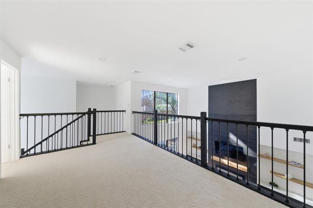 303 E Fair Harbor Lane, Houston, TX 77079