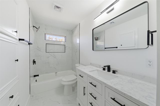303 E Fair Harbor Lane, Houston, TX 77079