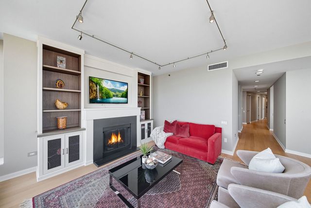 60 E Monroe Street 5601, Chicago, IL 60603