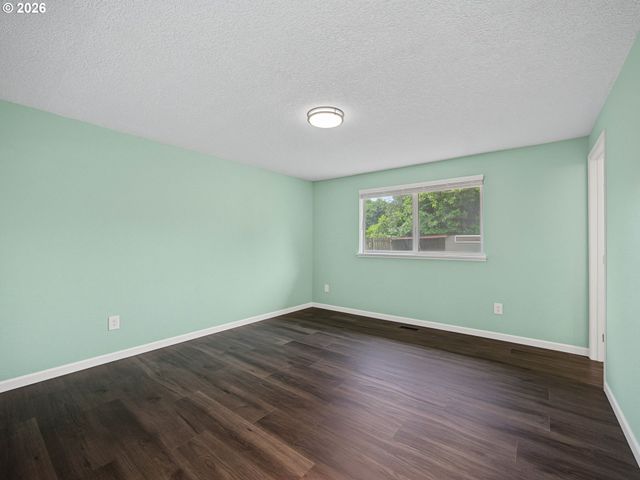 19914 Ne Holladay St, Portland, OR 97230