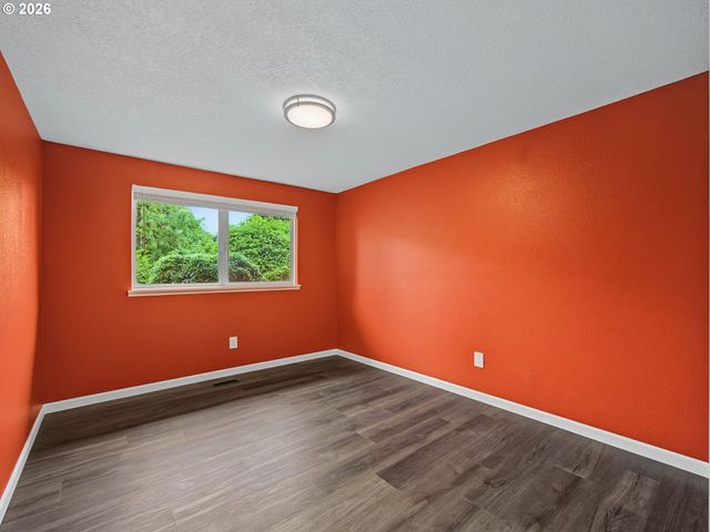 19914 Ne Holladay St, Portland, OR 97230