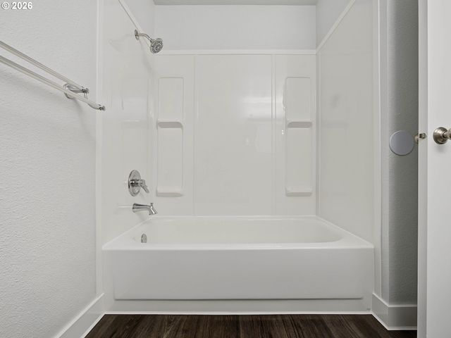 19914 Ne Holladay St, Portland, OR 97230