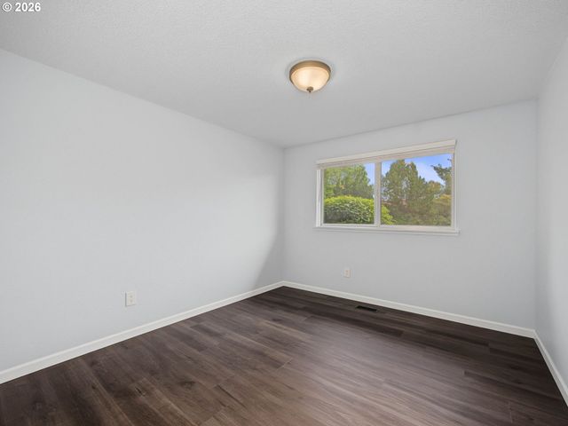 19914 Ne Holladay St, Portland, OR 97230